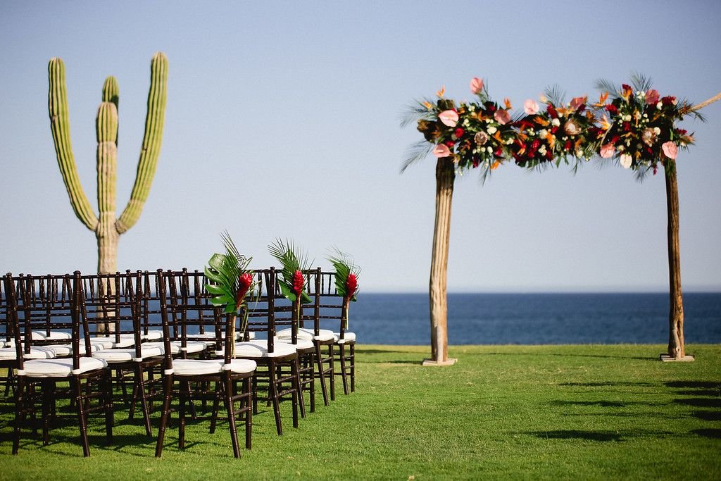 Simply perfect WEdding setup in Los Cabos Mexico. Tropical designed by Cabo Wedding Services, right on the gold course at the Cabo del Sol Green