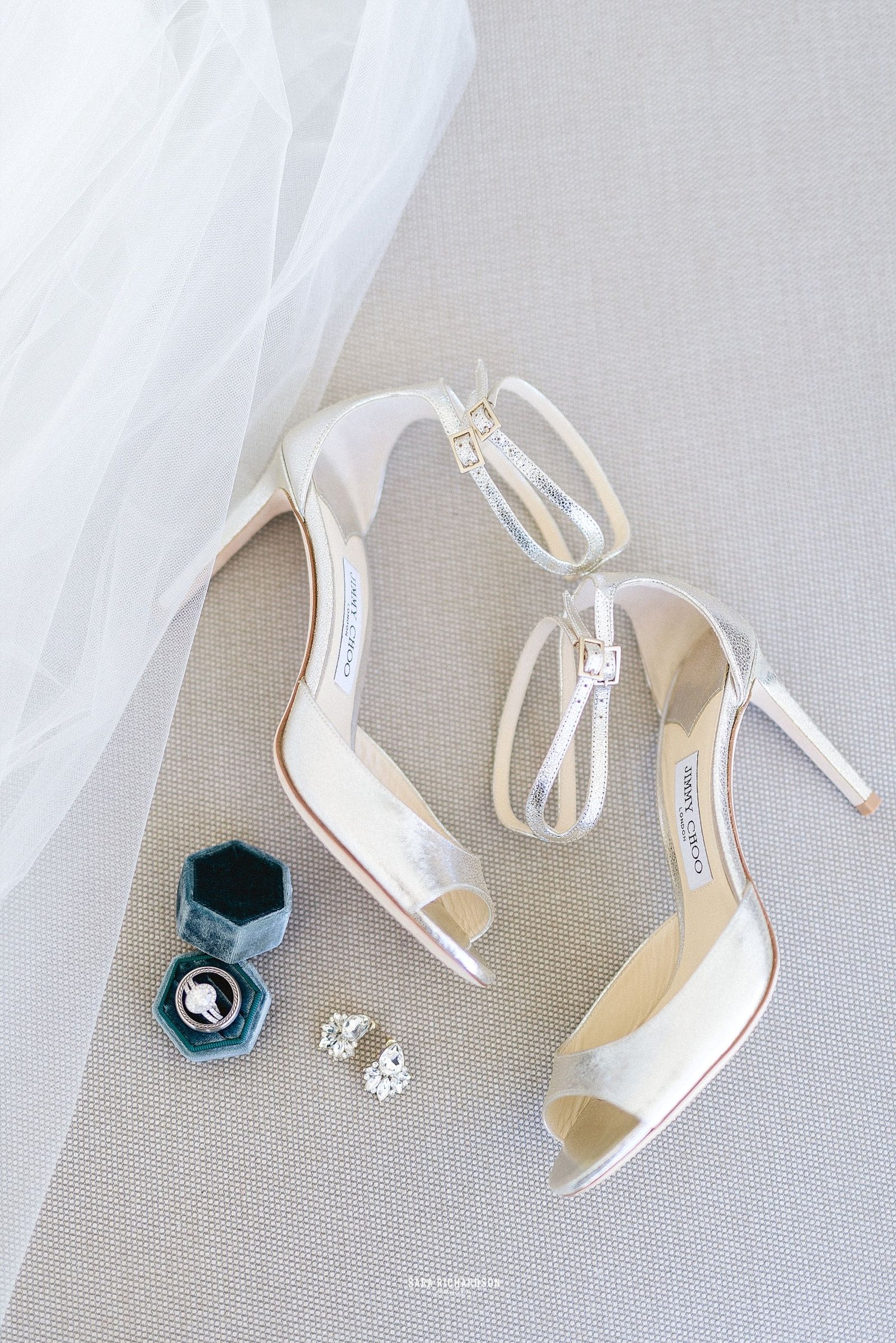 Our Bride Sara, from Scottsdale Arizona, decided to go with Jimmy Choo for her Wedding Shoes. Rocking a Cartier Wedding band, she looked stunning for her groom to be. We were so excited to be part of a such a special Briode's Wedding day!